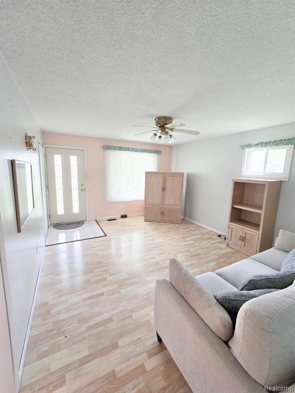 12929 Matthews Street Carleton, MI 48117 - Photo 9 of 64