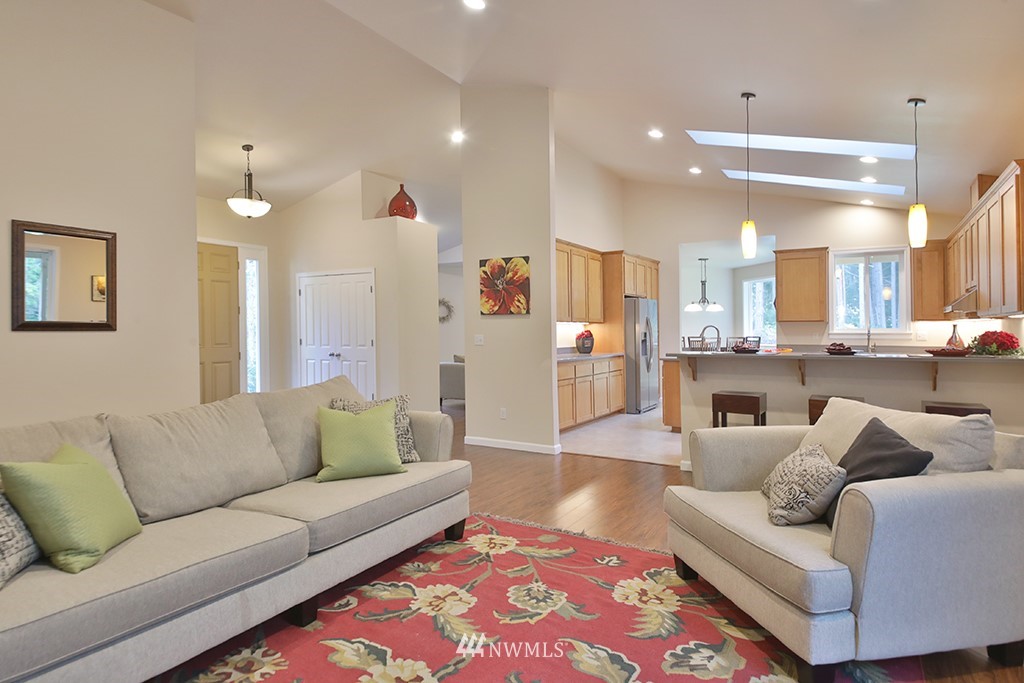 5218 South Strider Road Langley, WA 98260 - Photo 4 of 32 Gallery Image 4