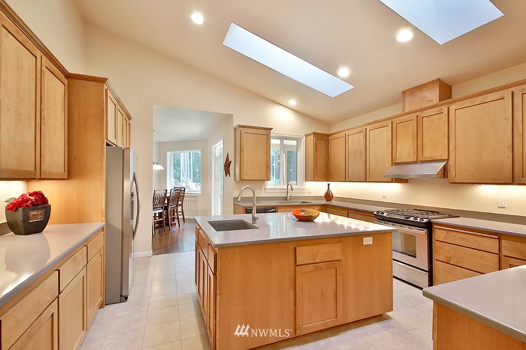 5218 South Strider Road Langley, WA 98260 - Photo 6 of 32 Gallery Image 6