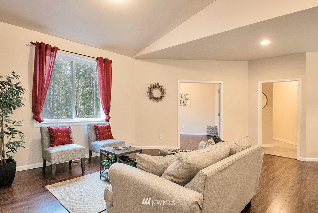 5218 South Strider Road Langley, WA 98260 - Photo 9 of 32 Gallery Image 9