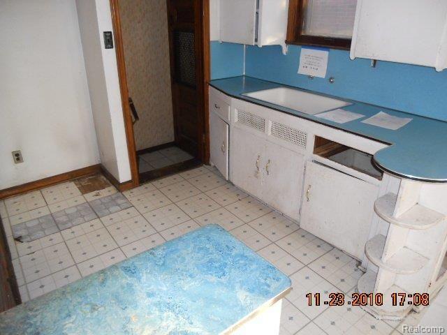 15766 Evergreen Road Detroit, MI 48223 - Photo 5 of 7 DSCN1130