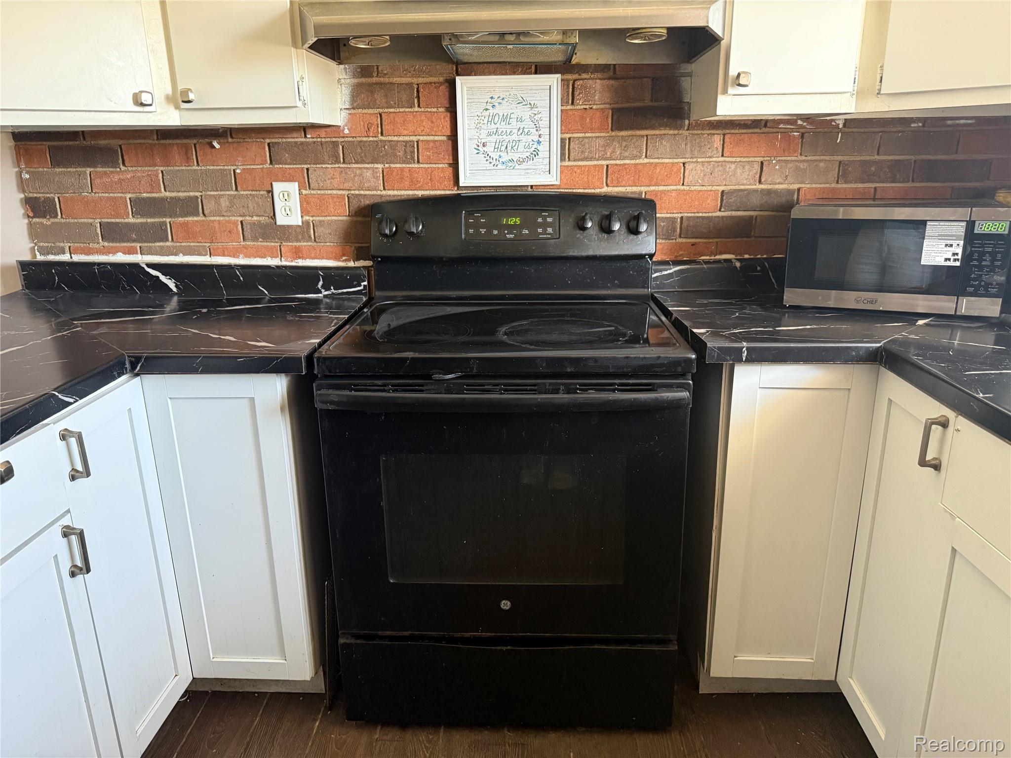 7349 Inkster Road Westland, MI 48185 - Photo 6 of 14 IMG_8145.jpeg
