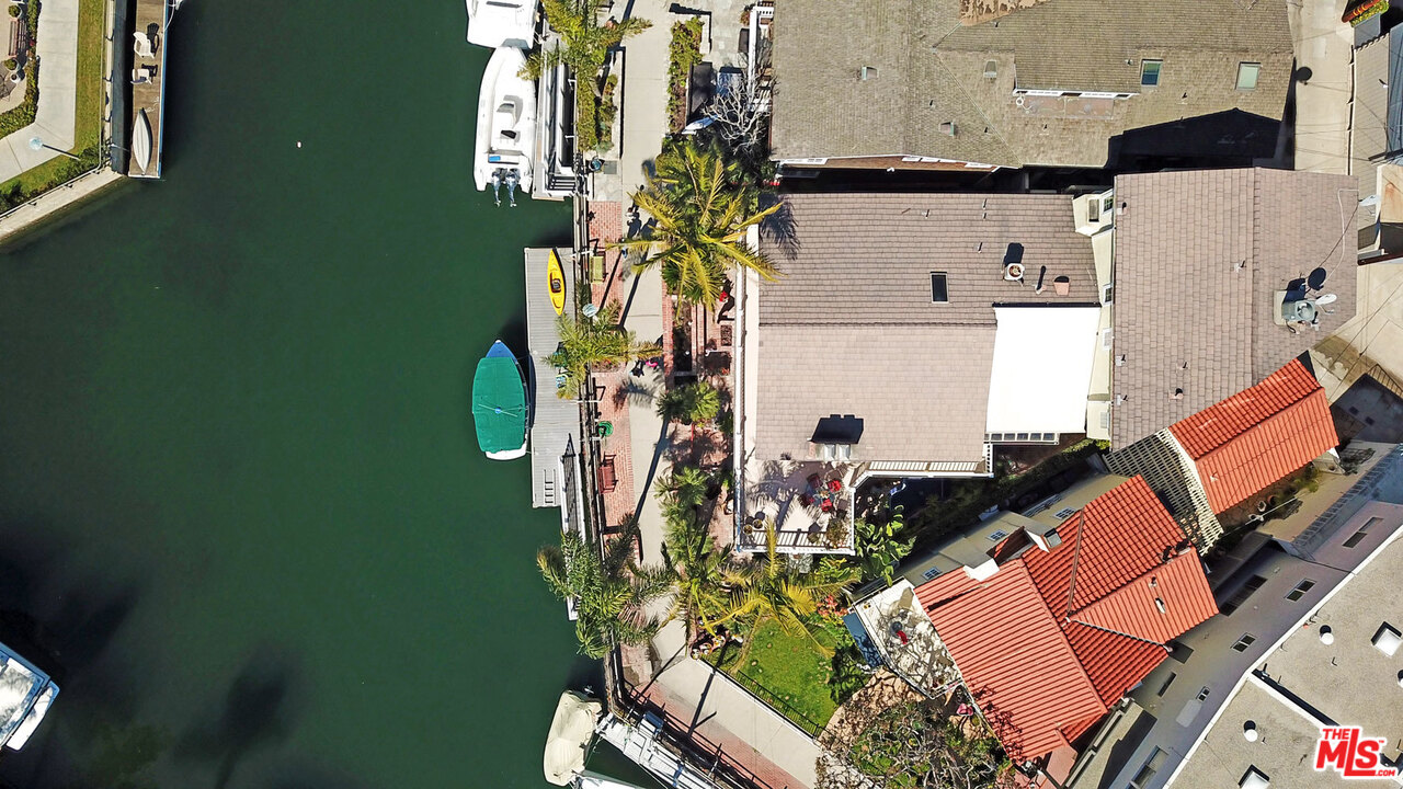 2 Rivo Alto Canal Long Beach, CA 90803 - Photo 11 of 41