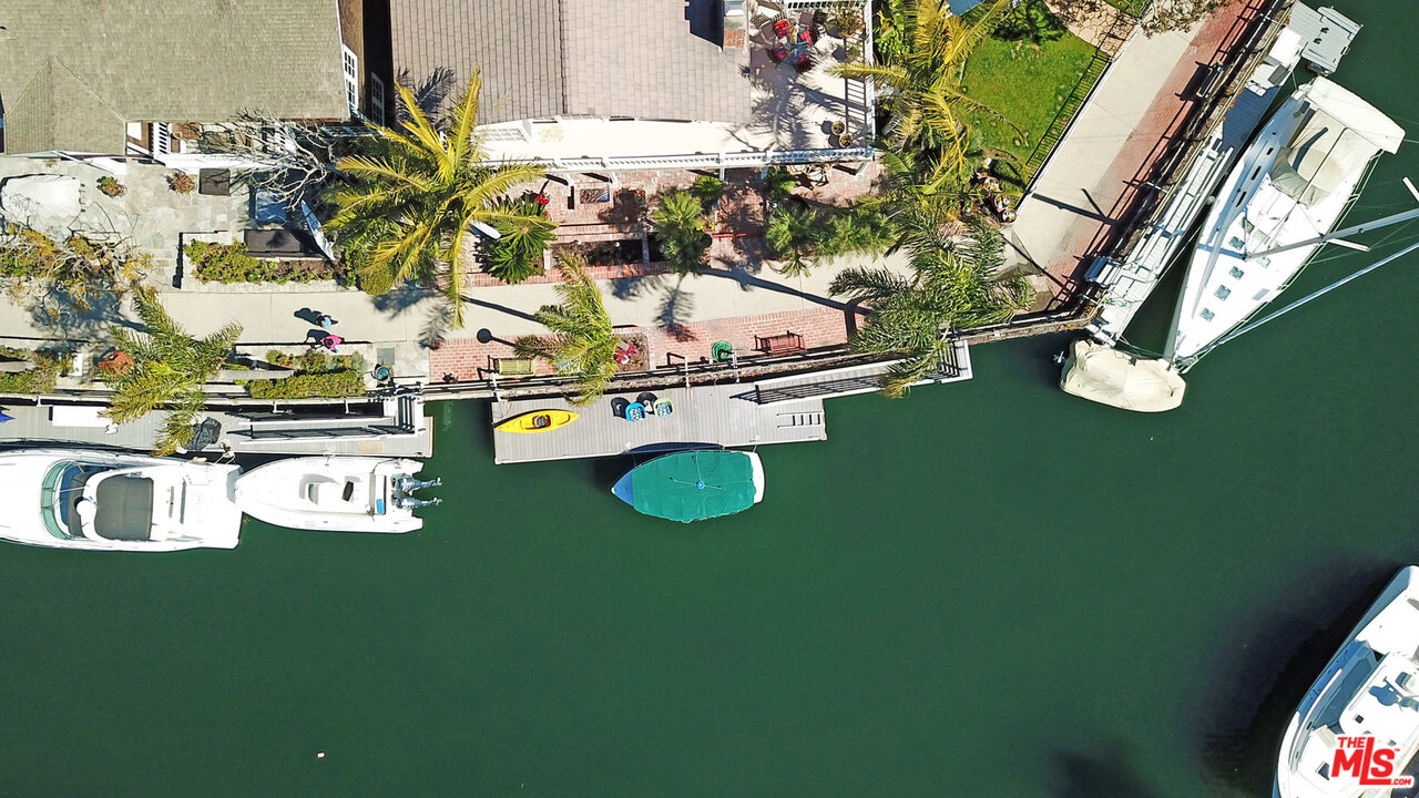 2 Rivo Alto Canal Long Beach, CA 90803 - Photo 12 of 41