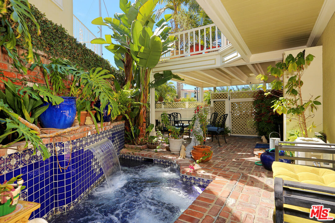 2 Rivo Alto Canal Long Beach, CA 90803 - Photo 16 of 41