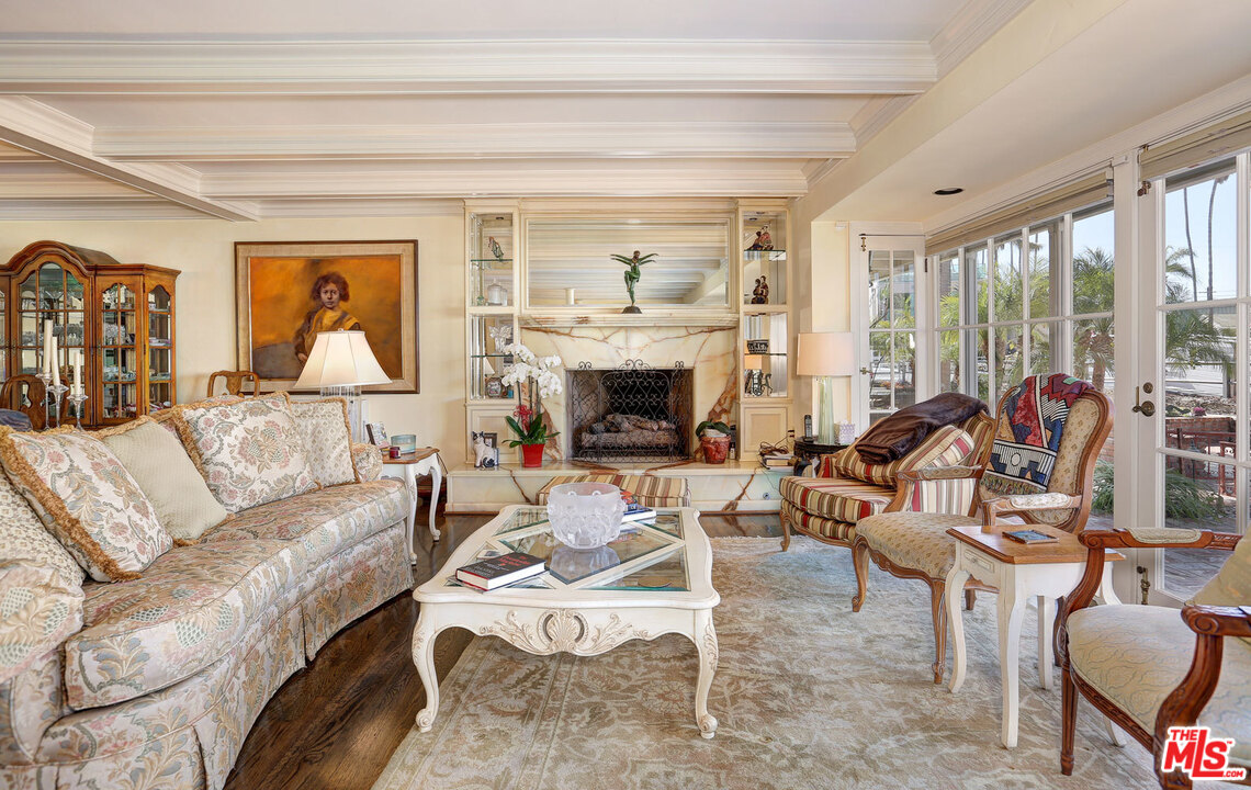 2 Rivo Alto Canal Long Beach, CA 90803 - Photo 18 of 41