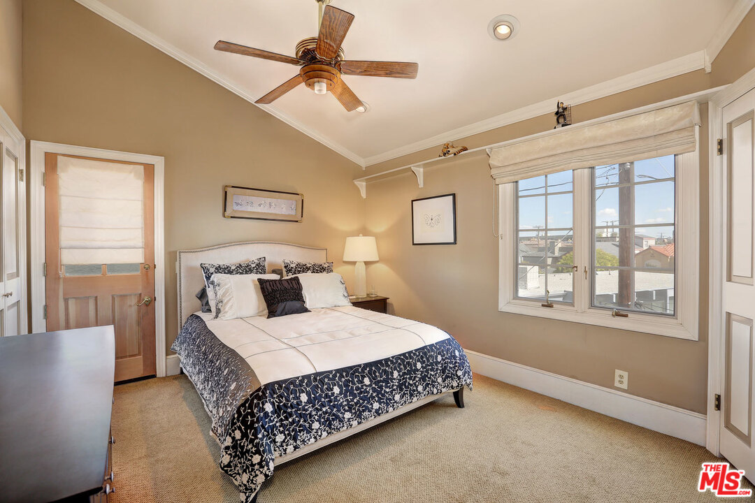 2 Rivo Alto Canal Long Beach, CA 90803 - Photo 36 of 41