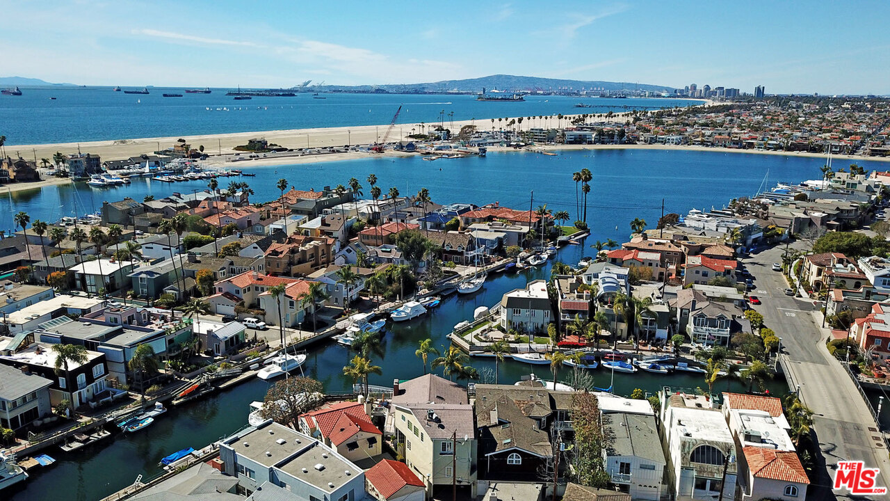 2 Rivo Alto Canal Long Beach, CA 90803 - Photo 6 of 41