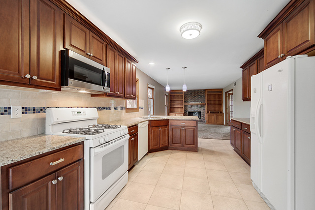 1308 Giese Road Batavia, IL 60510 - Photo 6 of 18