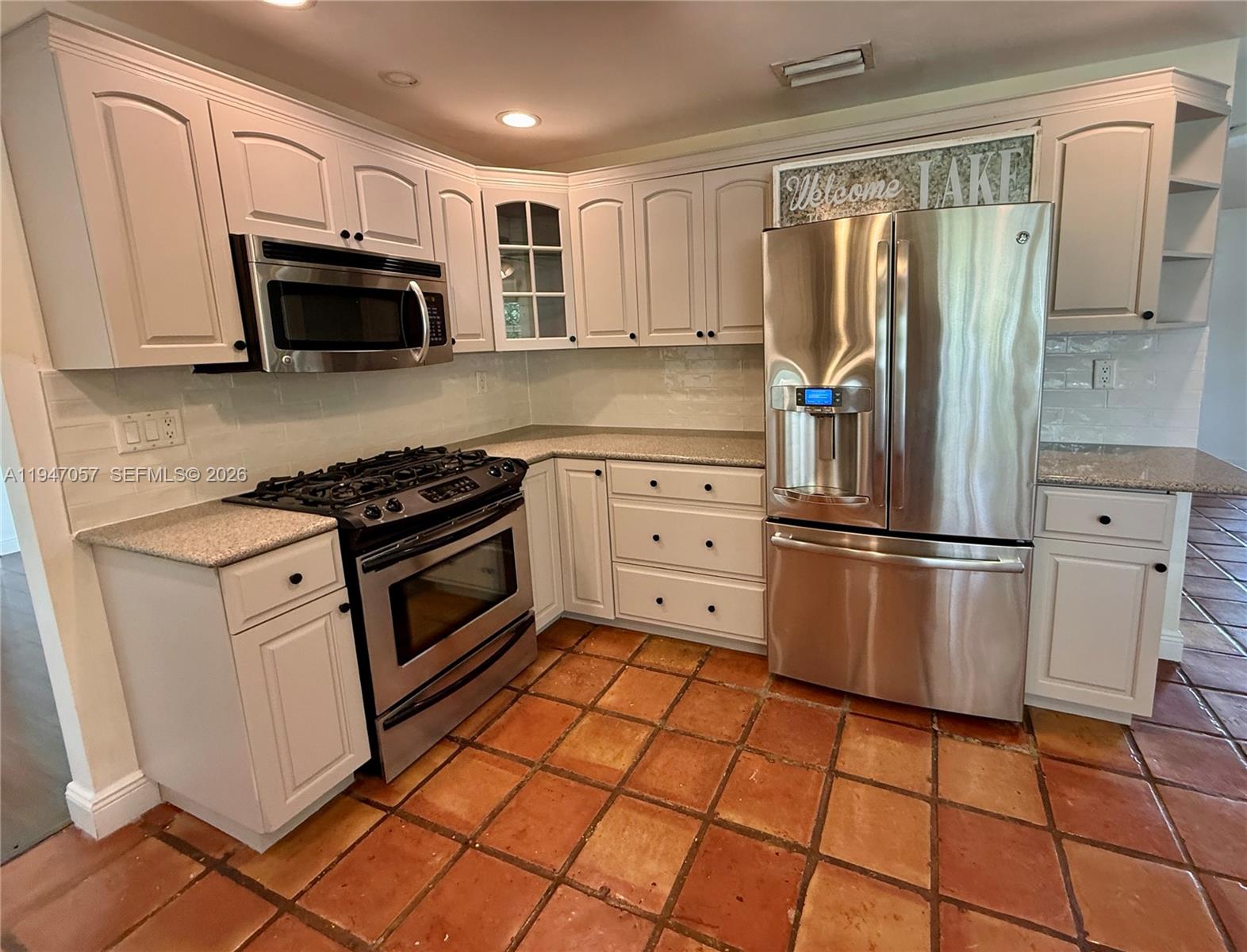 12620 Southwest 114th Avenue Miami, FL 33176 - Photo 5 of 31