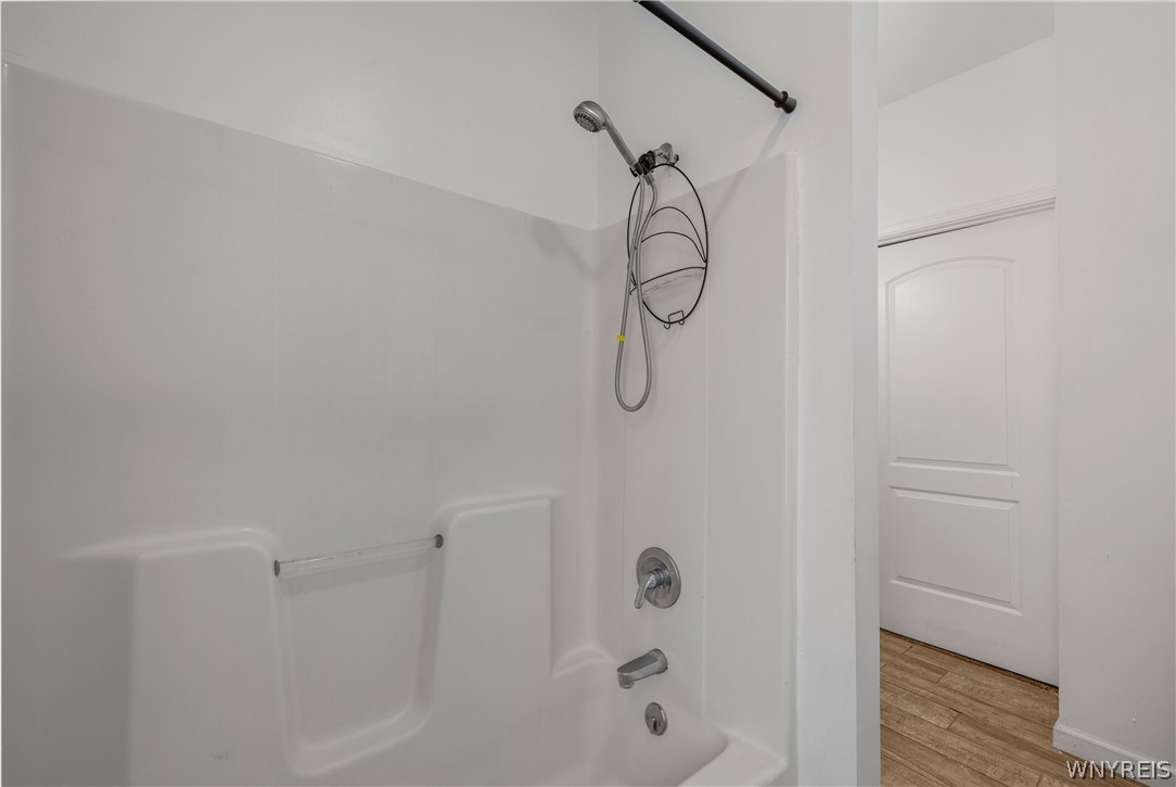 621 13th Street Niagara Falls, NY 14301 - Photo 15 of 38