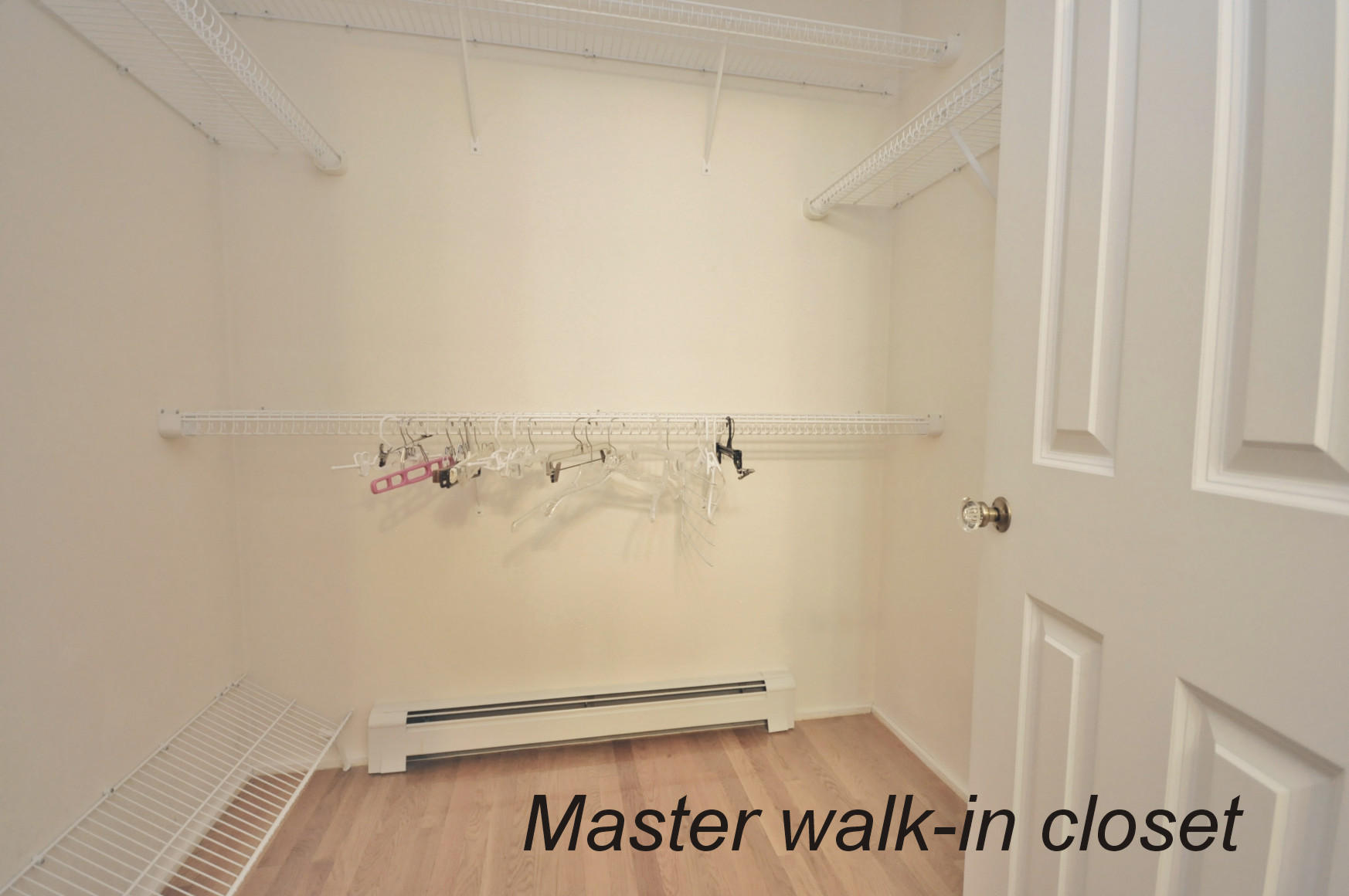 4 Oakbluff Road Sagamore Beach, MA 02562 - Photo 23 of 35 a view of a room