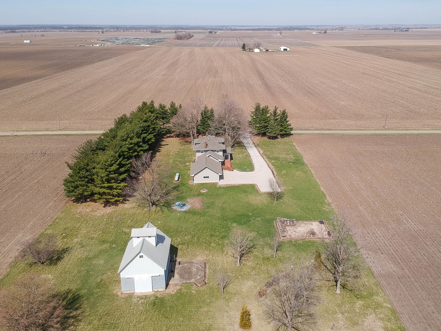 29679 Lagoon Road Minier, IL 61759 - Photo 2 of 55
