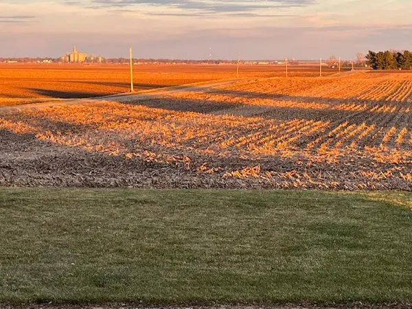 $350,000 | 29679 Lagoon Road, Minier, IL 61759