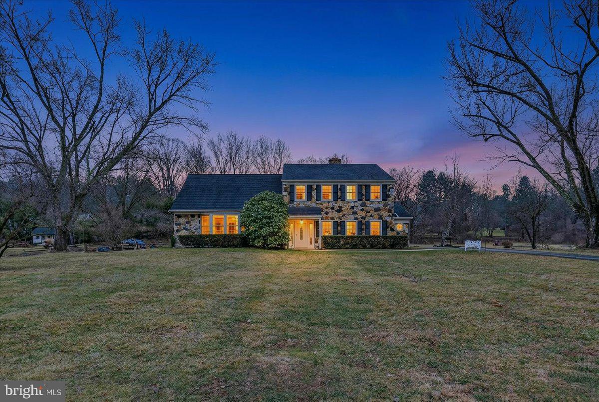 1416 Ponds Edge Twilight