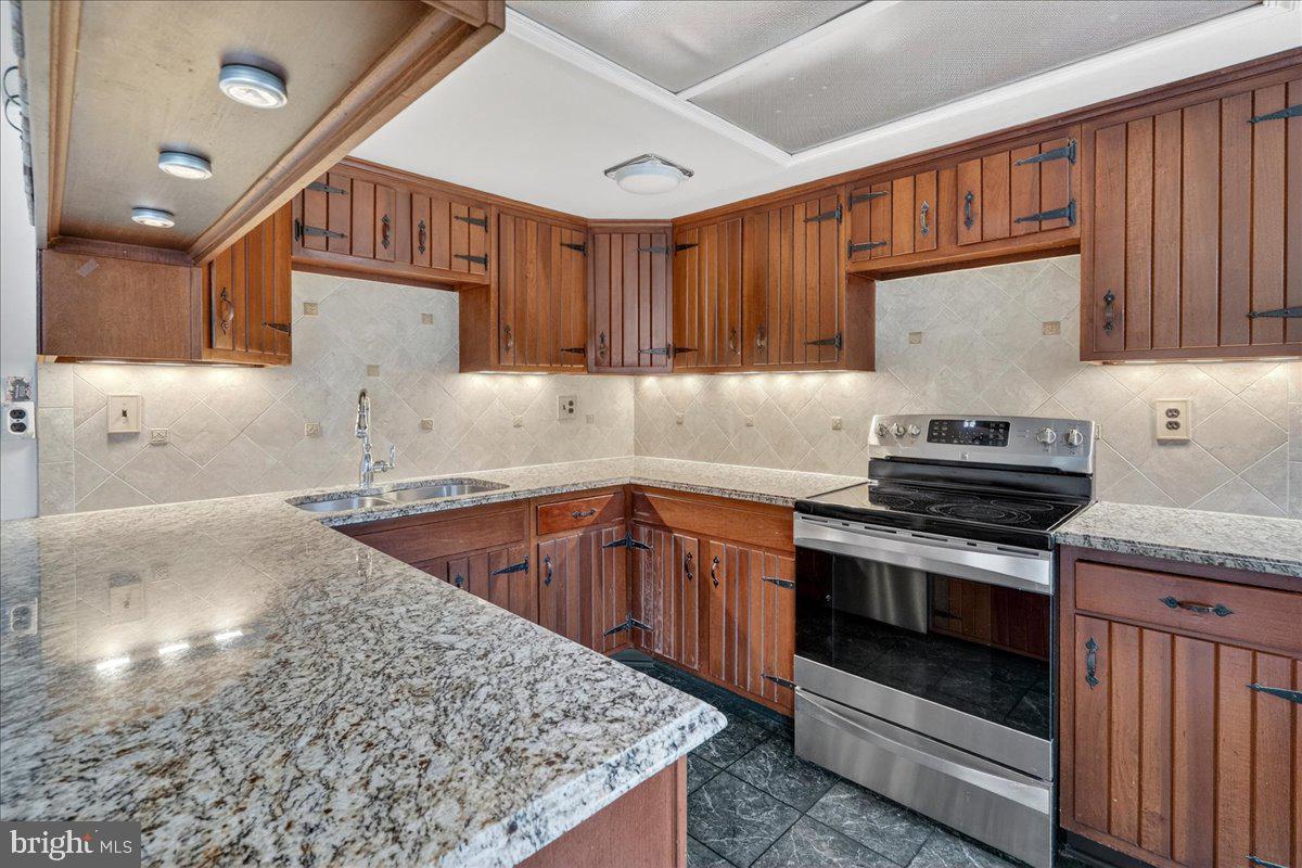 1416 Ponds Edge Road West Chester, PA 19382 - Photo 14 of 47 Kitchen