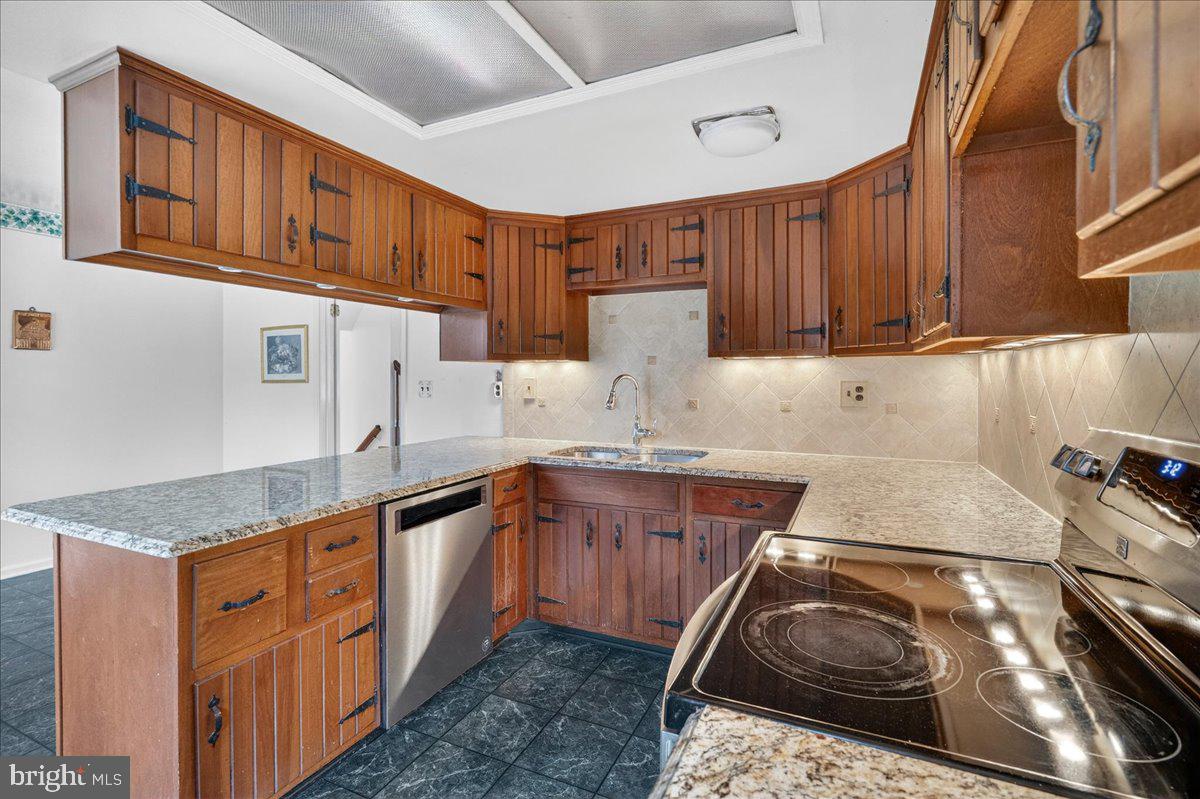 1416 Ponds Edge Road West Chester, PA 19382 - Photo 16 of 47 Kitchen