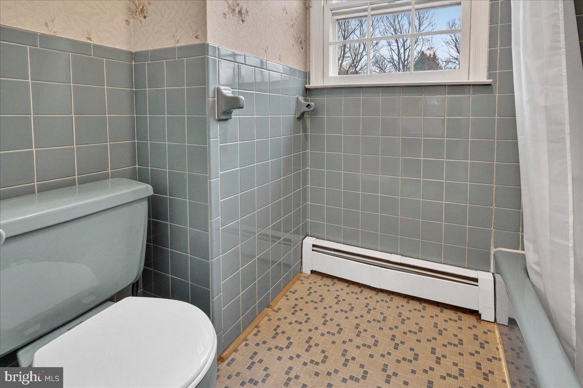 1416 Ponds Edge Road West Chester, PA 19382 - Photo 23 of 47 Primary ensuite bath
