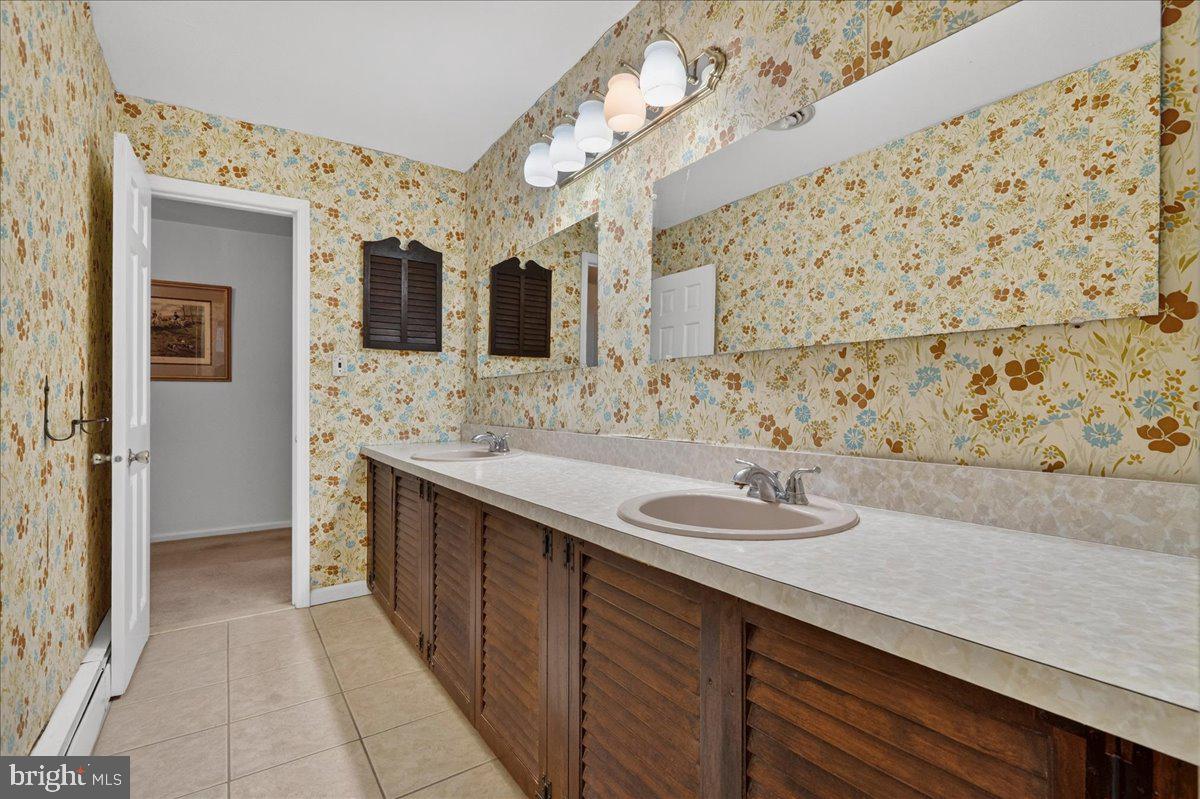 1416 Ponds Edge Road West Chester, PA 19382 - Photo 34 of 47 Full hall bath