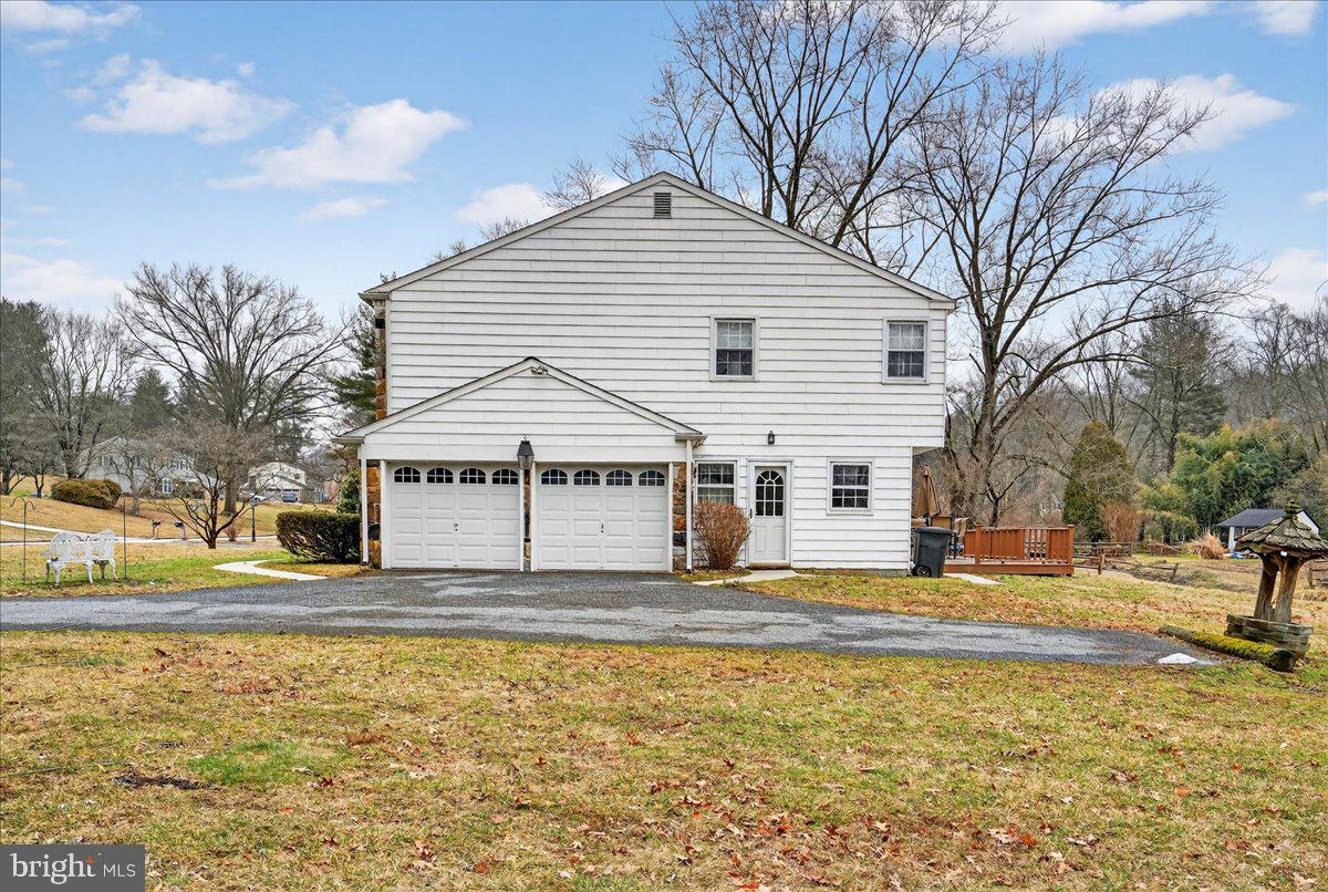 1416 Ponds Edge Road West Chester, PA 19382 - Photo 40 of 47 Right side view