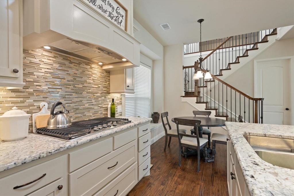 3615 Adriana Avenue Irving, TX 75038 - Photo 11 of 33 a kitchen with sink and cabinets