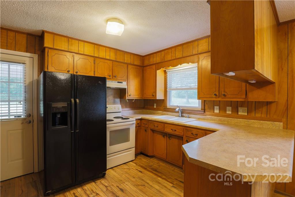 1736 Gilroy Road Iron Station, NC 28080 - Photo 5 of 14 Gallery Image 5