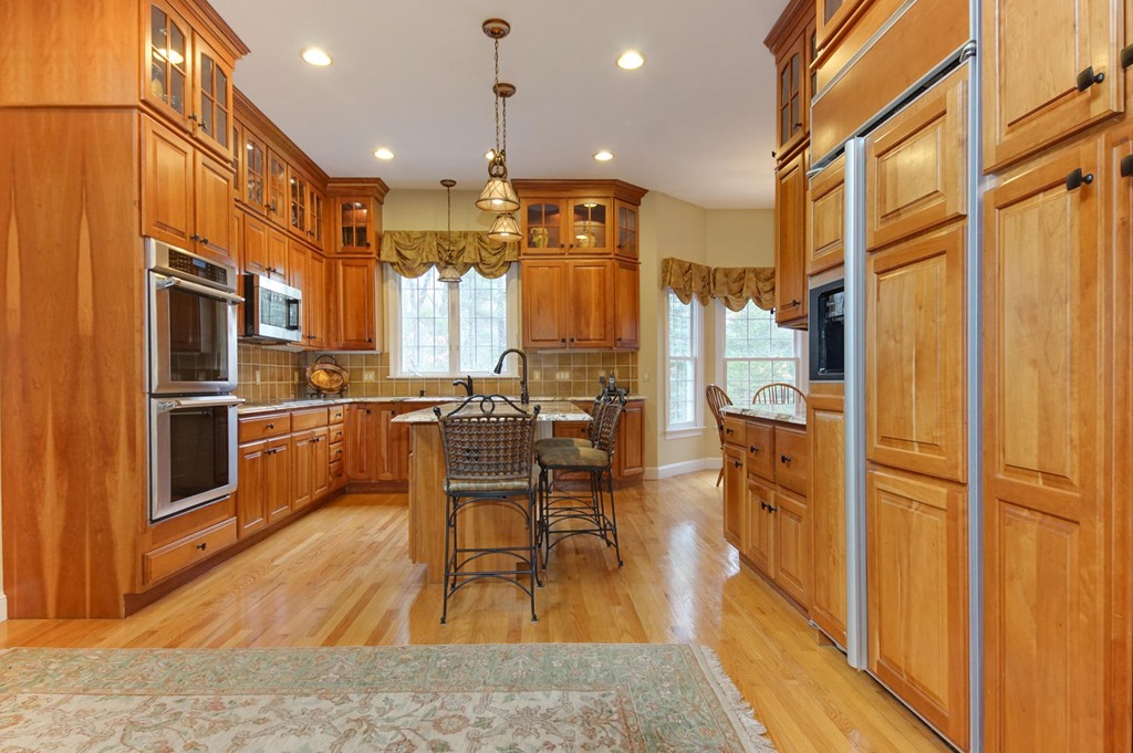 122 Fox Run Road Bolton, MA 01740 - Photo 8 of 30