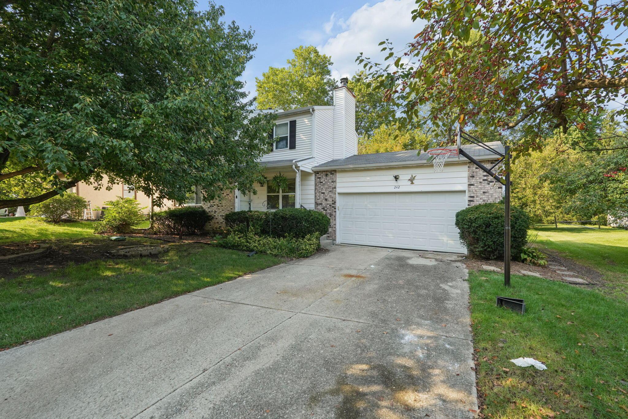 242 Devon Road Delaware, OH 43015 - Photo 2 of 34 2-web-or-mls-242-devon-rd
