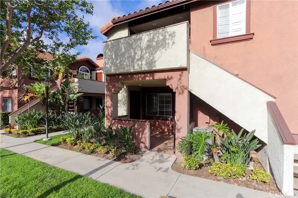 $2,400 | 66 Flor De Sol, Unit 41, Rancho Santa Margarita, CA 92688