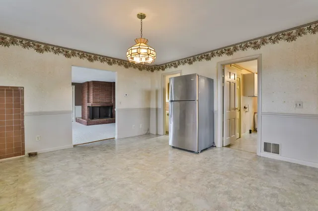 $3,100 | 334 South River Road, Bedford, NH 03110