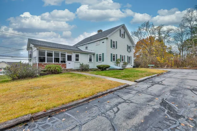 $3,100 | 334 South River Road, Bedford, NH 03110