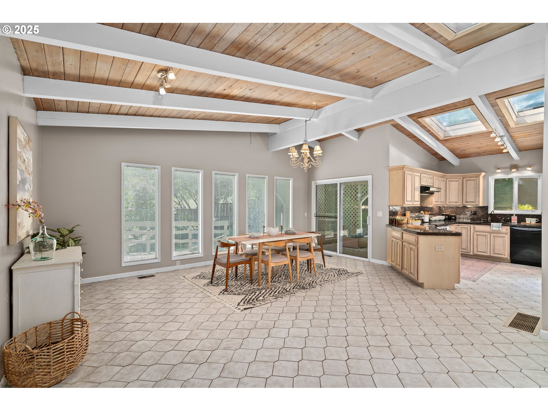 32314 Southeast Oxbow Drive Gresham, OR 97080 - Photo 13 of 40 a living room with furniture and a large window