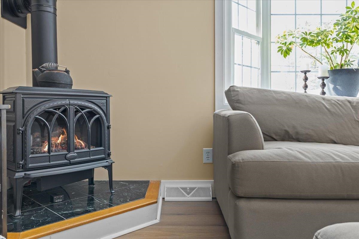 281 Red Oak Drive Colchester, VT 05446 - Photo 7 of 57