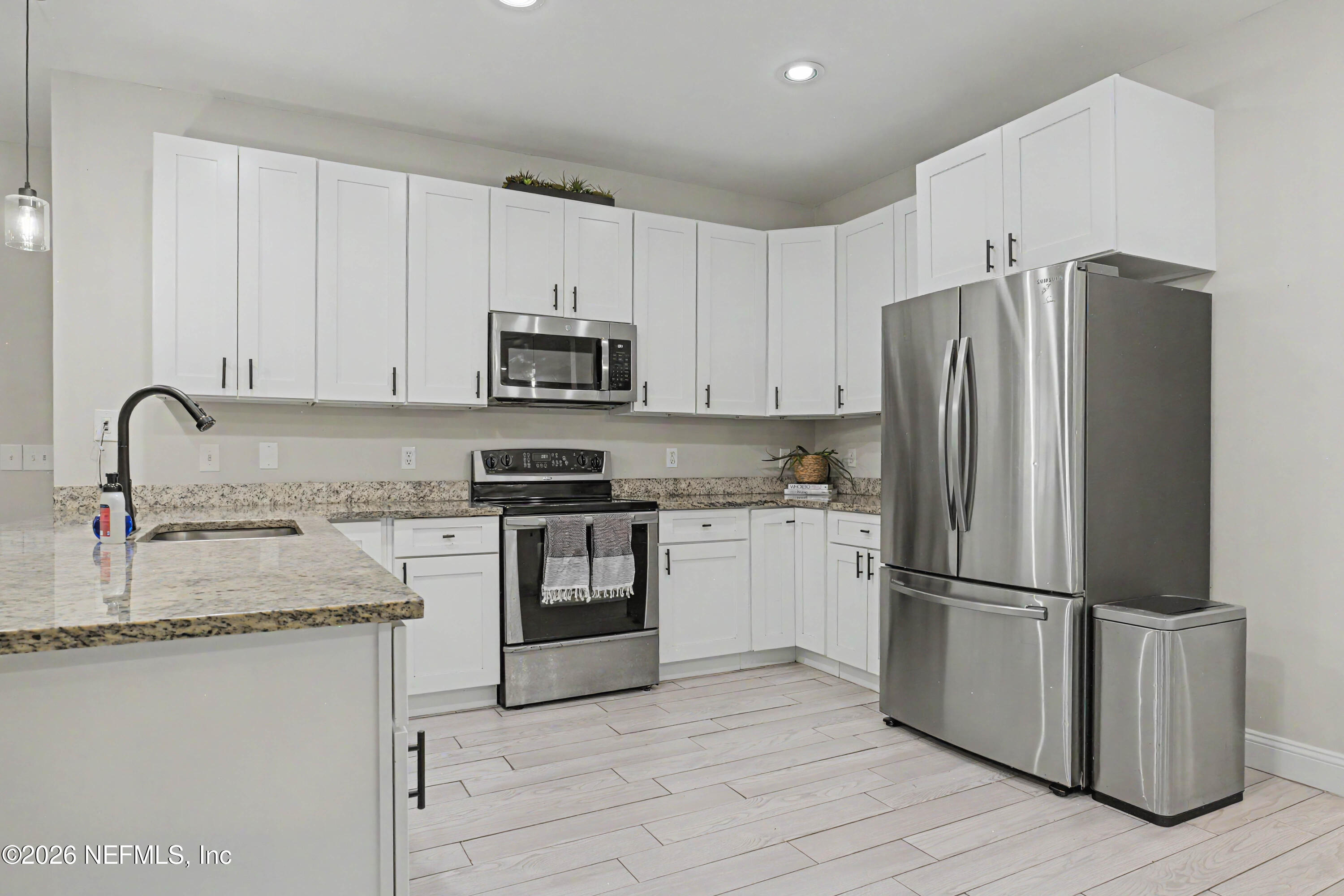 12573 Sampson Road Jacksonville, FL 32218 - Photo 22 of 87 Kitchen