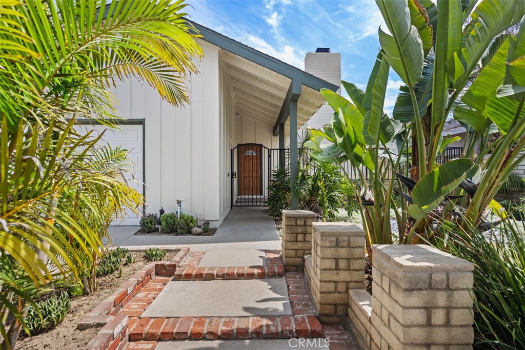 11596 Lakia Drive Cypress, CA 90630 - Photo 4 of 46