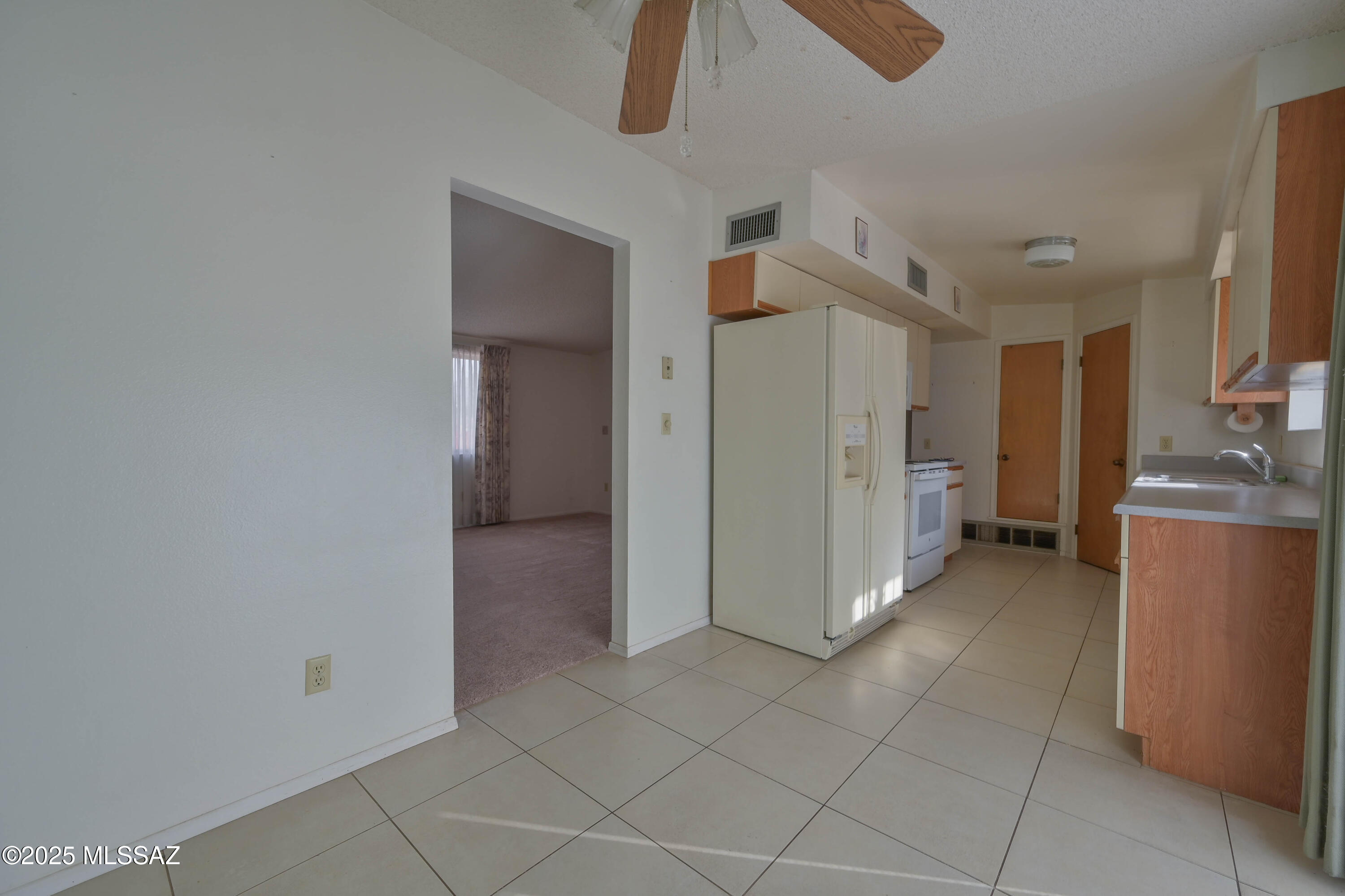 830 East Halcyon Road Tucson, AZ 85719 - Photo 10 of 46