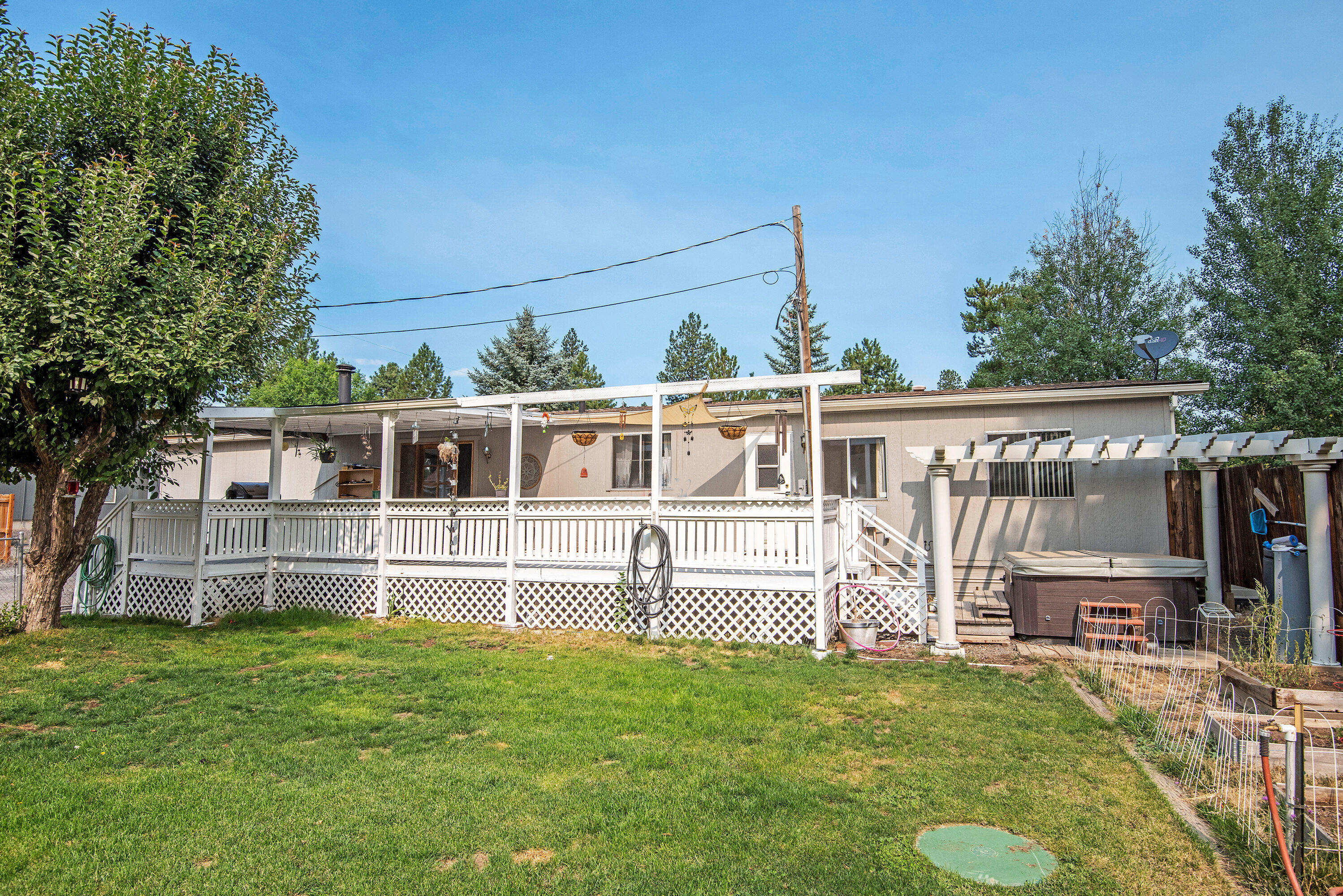 19635 Apache Road Bend, OR 97702 - Photo 14 of 26 19635 Apache Rd Bend OR 97702-print-016-