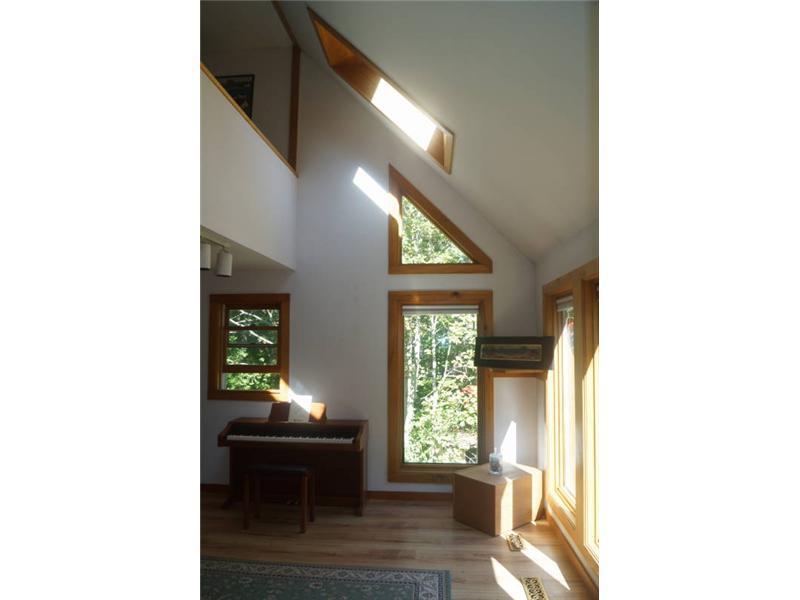 1139 Happytown Road Ellsworth, ME 04605 - Photo 10 of 16 Living Room.