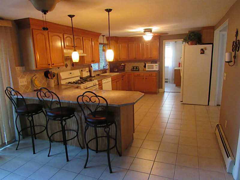 34 Patterson Avenue Warren, RI 02885 - Photo 5 of 20 Kitchen.