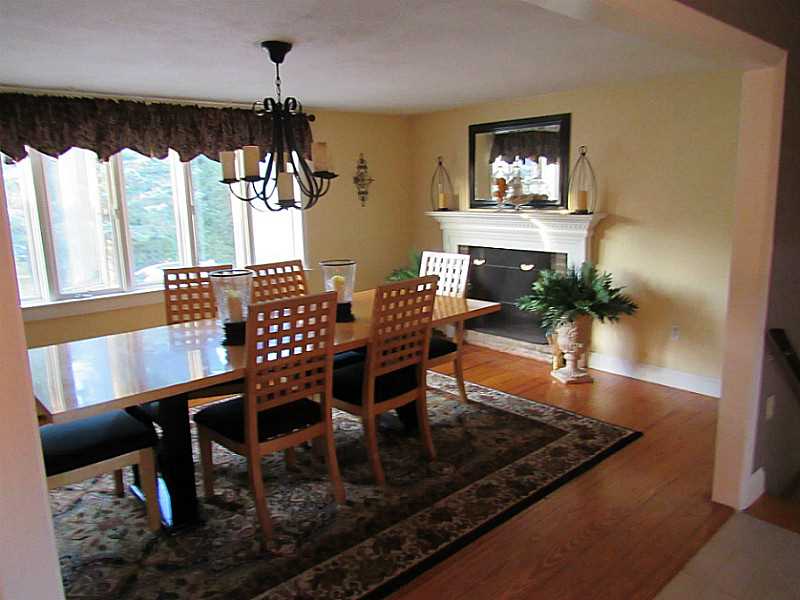 34 Patterson Avenue Warren, RI 02885 - Photo 6 of 20 Dining Room.