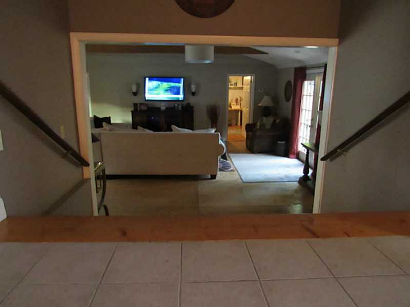 34 Patterson Avenue Warren, RI 02885 - Photo 7 of 20 Den/Family/Great Room.