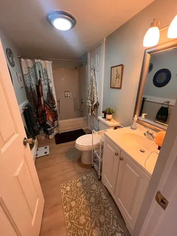 $1,700 | 39 St Thomas Street, Unit E, Dover, NH 03820