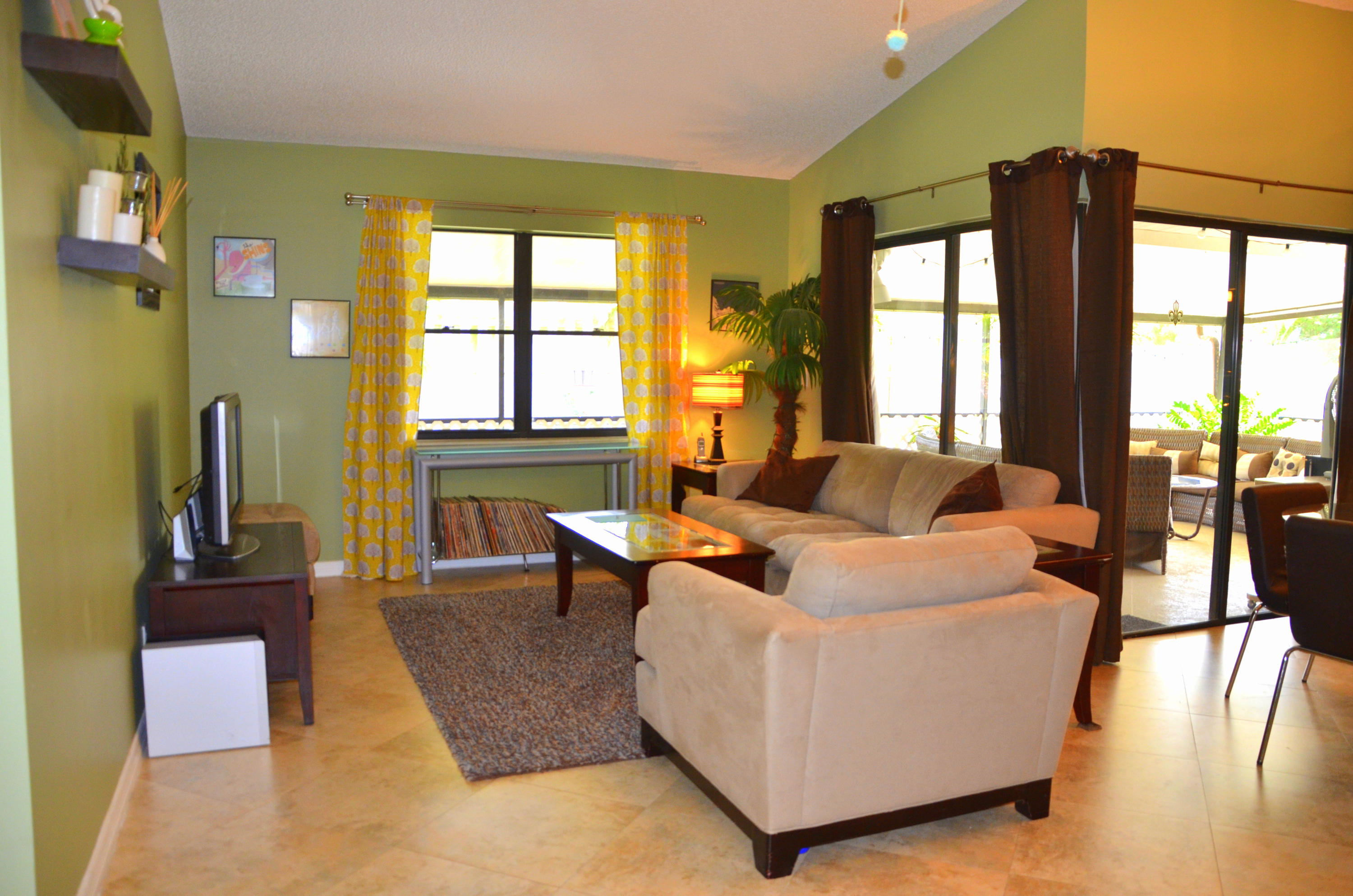 9224 Edgemont Lane Boca Raton, FL 33434 - Photo 3 of 24 Living Room