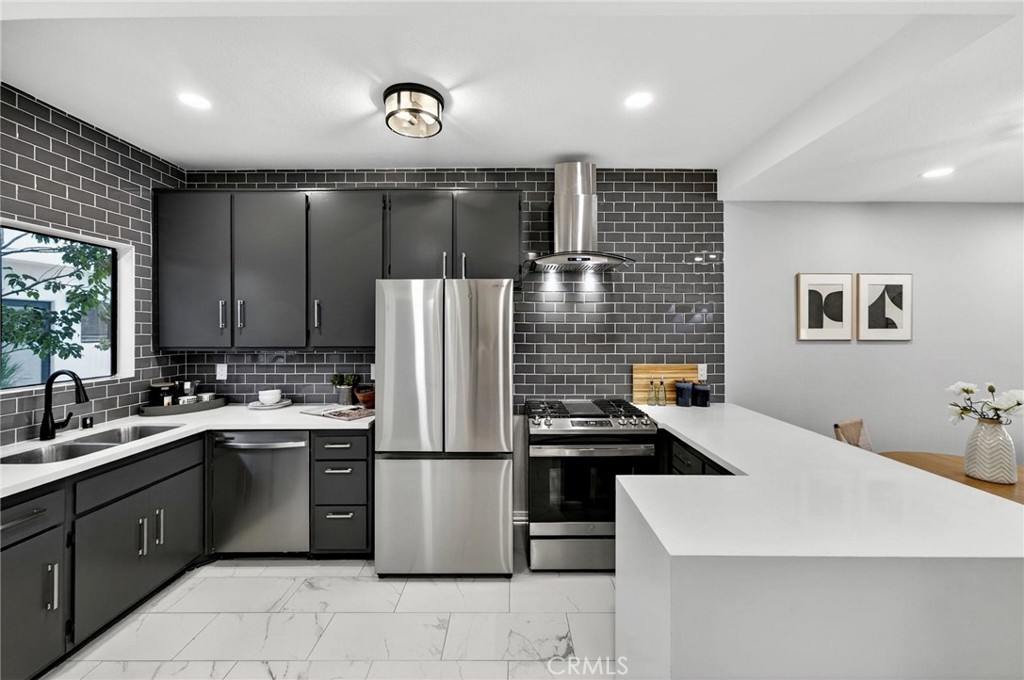 2500 Abbot Kinney Boulevard, Unit 9 Venice, CA 90291 - Photo 1 of 32