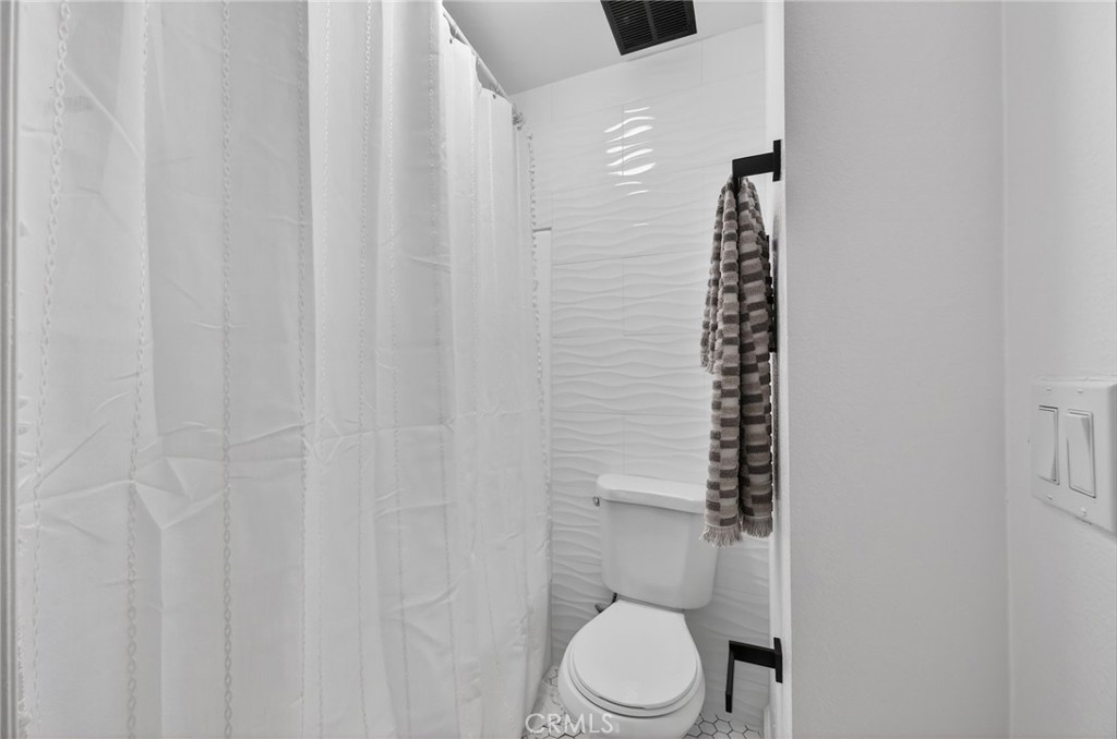 2500 Abbot Kinney Boulevard, Unit 9 Venice, CA 90291 - Photo 20 of 32