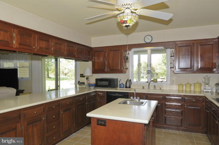3164 Flickinger Road Westminster, MD 21158 - Photo 5 of 30 Kitchen