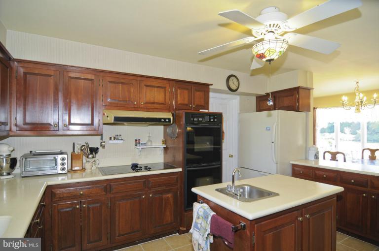 3164 Flickinger Road Westminster, MD 21158 - Photo 6 of 30 Kitchen