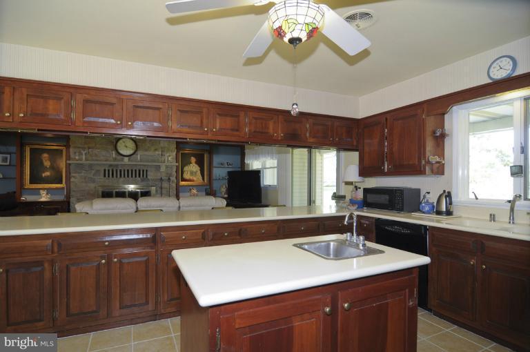 3164 Flickinger Road Westminster, MD 21158 - Photo 7 of 30 Kitchen