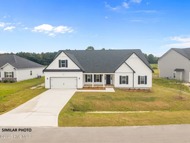$455,900 | 1109 Lunenburg Place, Richlands, NC 28574