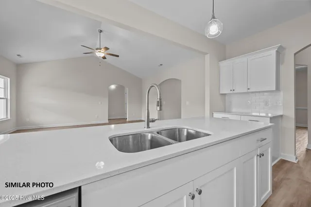 $455,900 | 1109 Lunenburg Place, Richlands, NC 28574